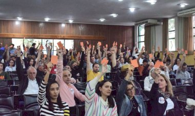 Assembleia docente decide pela permanência da UFV na greve