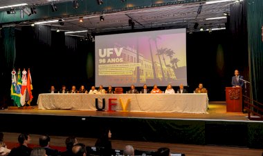 Homenagens marcam solenidade dos 98 anos da Universidade Federal de Viçosa