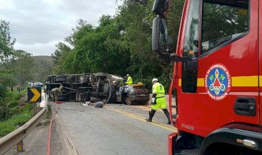 Quatro pessoas ficam feridas em grave acidente na BR-040 em Juiz de Fora