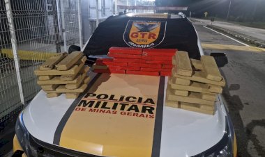 Trio é preso em Juiz de Fora transportando 45 barras de maconha para Viçosa