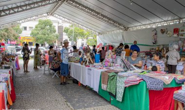 Termina nesta segunda-feira a Feira de Artesanato de Natal na Praça Silviano Brandão