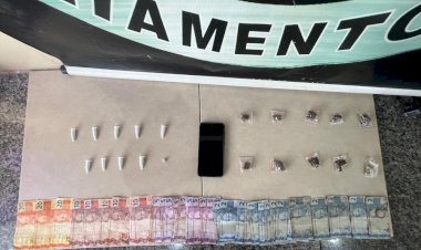 Polícia apreende drogas na Rua Santana