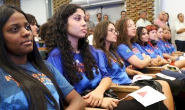 Governo de Minas abre inscrições para 150 bolsas de intercâmbio estudantil