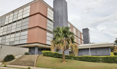 Biblioteca Central da UFV recebe estudantes de escolas de Viçosa e região