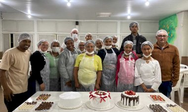 Assistência Social de Viçosa promoveu curso de bolos e doces