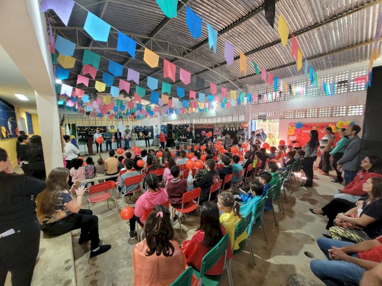 PMV inaugura reforma da escola Almiro Paraíso