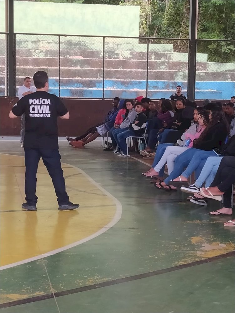 Polícia Civil ministra palestra sobre carreiras policiais em Paula Cândido