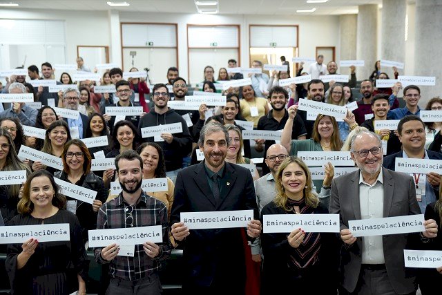 Fórum em Viçosa destaca desafios na educação pública e produção científica para o futuro da inovação em Minas Gerais