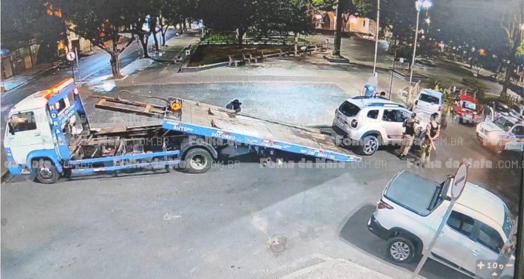 Polícia apreende carro após manobras perigosas na praça Silviano Brandão