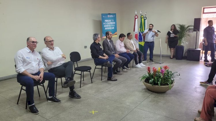 Prefeito de Viçosa apresenta demandas ao governador do Estado