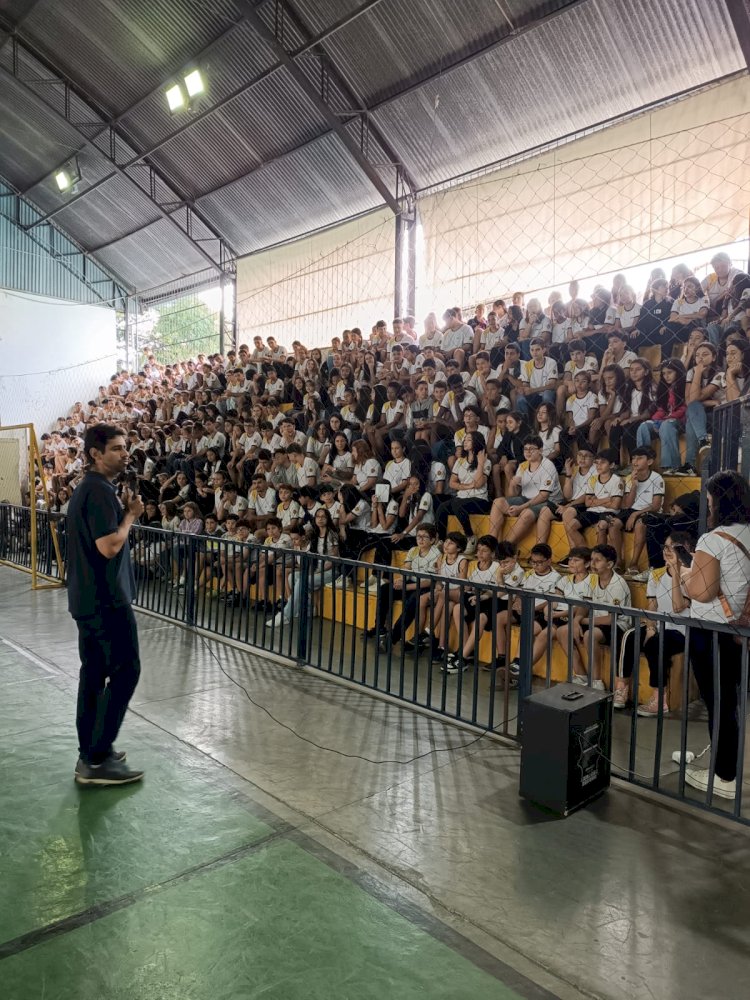 Escolas de Viçosa recebem projeto de conscientização sobre o esporte
