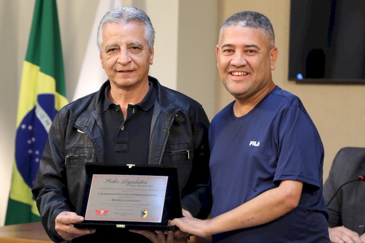 Ex-vereador Helder Evangelista é homenageado por dedicação ao município