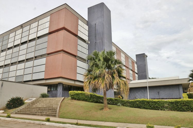 Biblioteca Central da UFV recebe estudantes de escolas de Viçosa e região