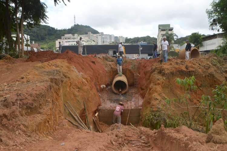 Prefeitura de Viçosa realiza obras nos bairros Santo Antônio, Novo Silvestre e Barrinha