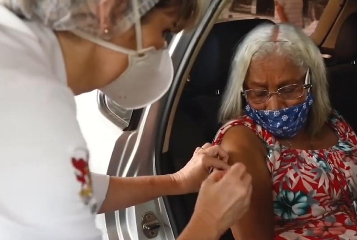 Viçosa vacina idosos de 66 e 65 anos contra a Covid a partir de terça (20)