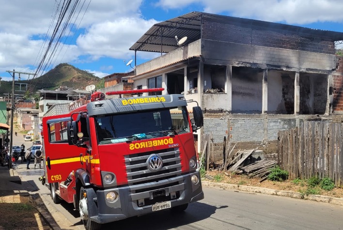 VÍDEO: Incêndio destrói depósito clandestino de gás em Nova Viçosa