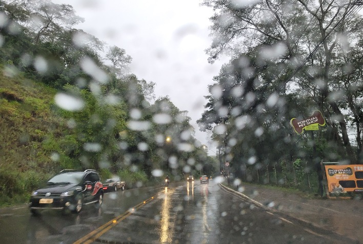 Primeiro trimestre de 2024 pode ter calor e chuva acima da média histórica em Minas Gerais