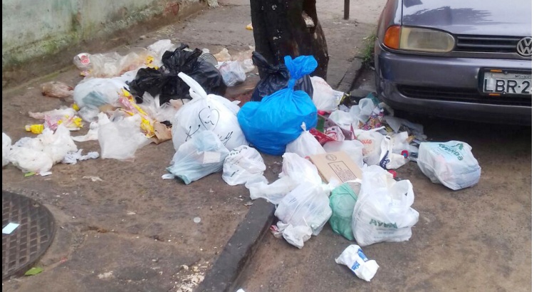 Coleta do lixo continua precária em Viçosa