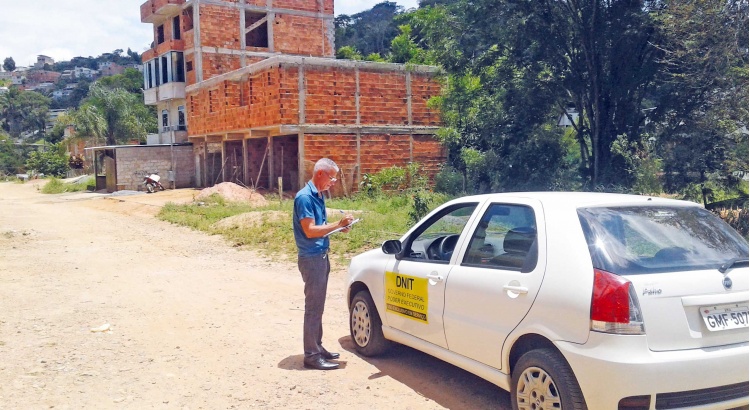 Invasão de linha férrea Dnit registra irregularidades em Viçosa e Teixeiras