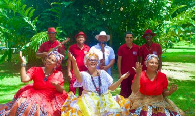 Grupo de samba baiano se apresenta em Viçosa