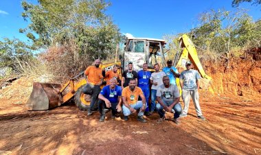 PMV capacita operadores de retroescavadeiras