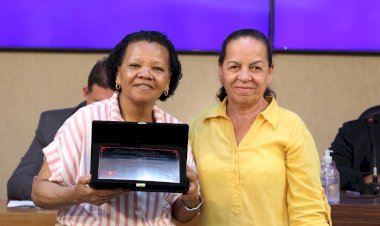 Câmara homenageia vicentina por atuação social e religiosa em Viçosa