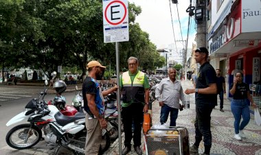 Rotativos em Viçosa tem previsão de início em fevereiro; placas já começaram a ser instaladas
