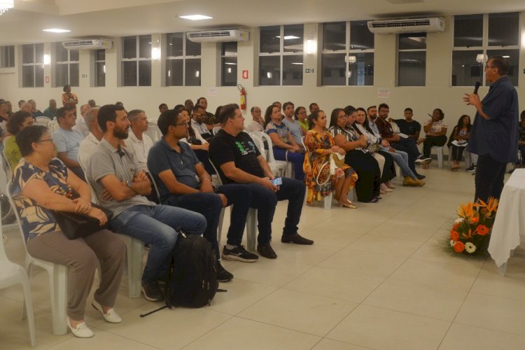 Candidatos a vereadores participam de encontro com paróquias de Viçosa 