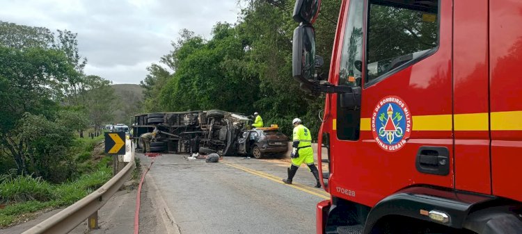 Quatro pessoas ficam feridas em grave acidente na BR-040 em Juiz de Fora