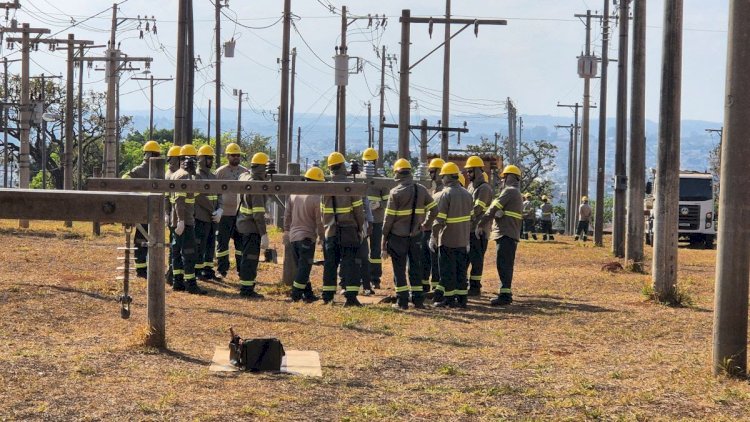 Teixeiras receberá nova equipe de eletricistas da Cemig para atender zona rural