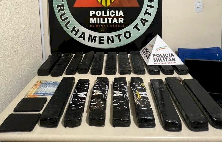 Polícia apreende 19 barras de maconha em Viçosa