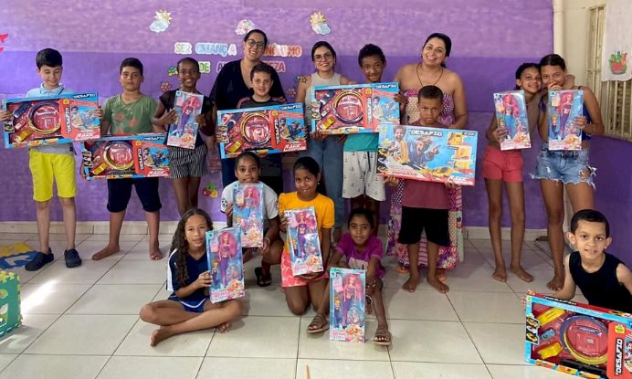 São Miguel do Anta promove entrega de brinquedos a população