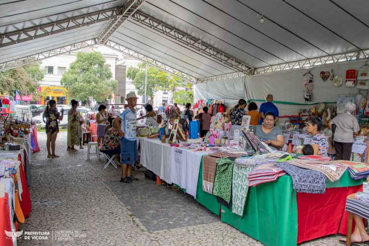 Termina nesta segunda-feira a Feira de Artesanato de Natal na Praça Silviano Brandão