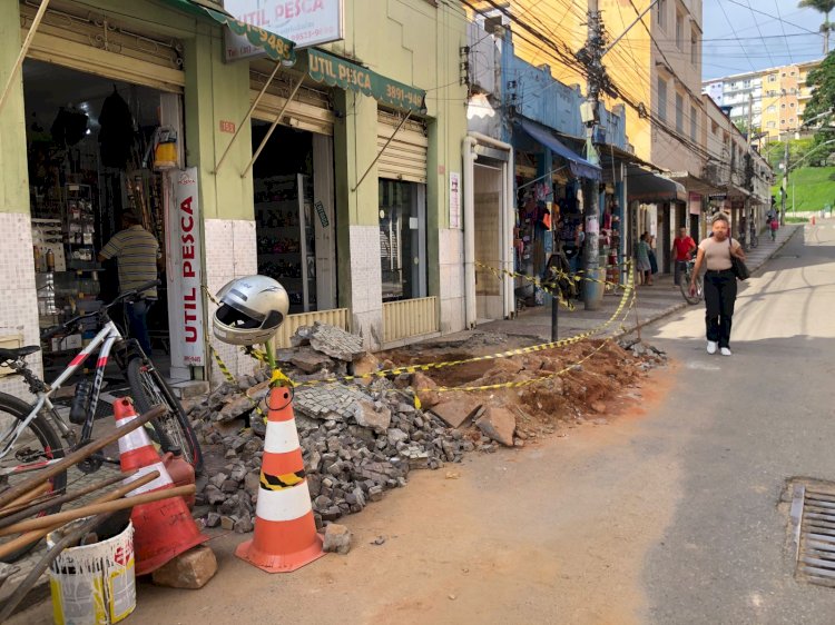 Rua Benjamim Araújo continua interditada nesta terça-feira