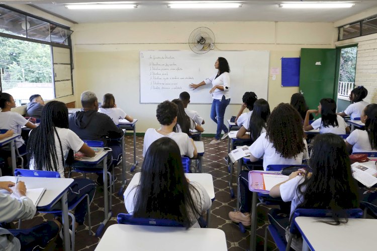 Governo de Minas abre cursos de pós-graduação gratuitos para professores