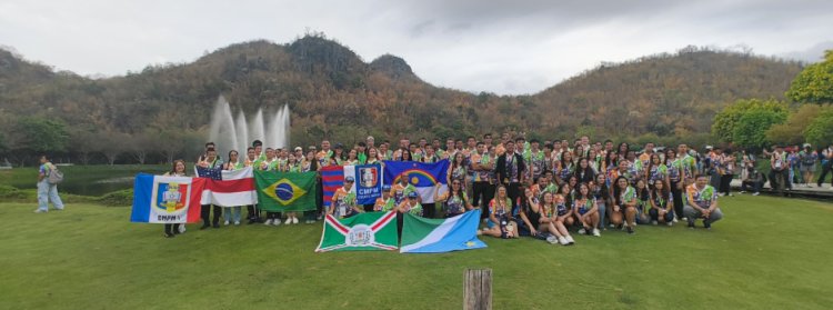 Estudantes da rede pública de Minas Gerais conquistam medalhas em competição de matemática na Tailândia