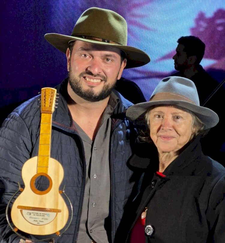 Viçosense conquista prêmio de Melhor Violeiro em competição nacional