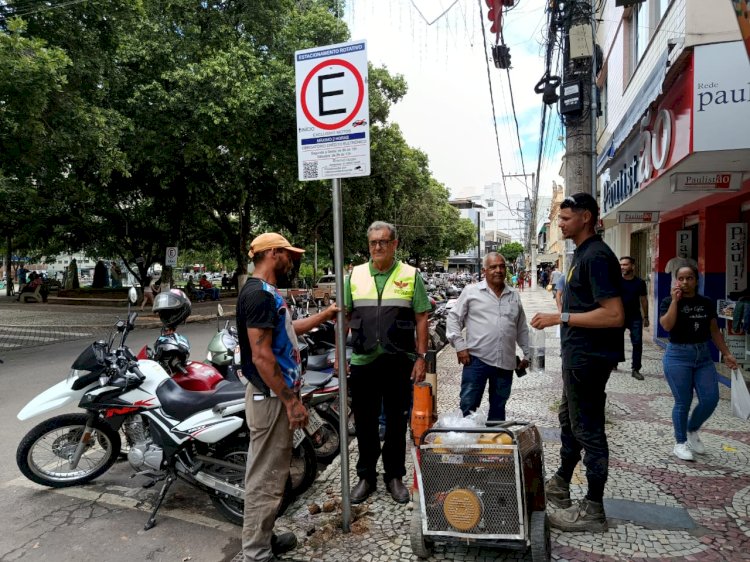 Rotativos em Viçosa tem previsão de início em fevereiro; placas já começaram a ser instaladas