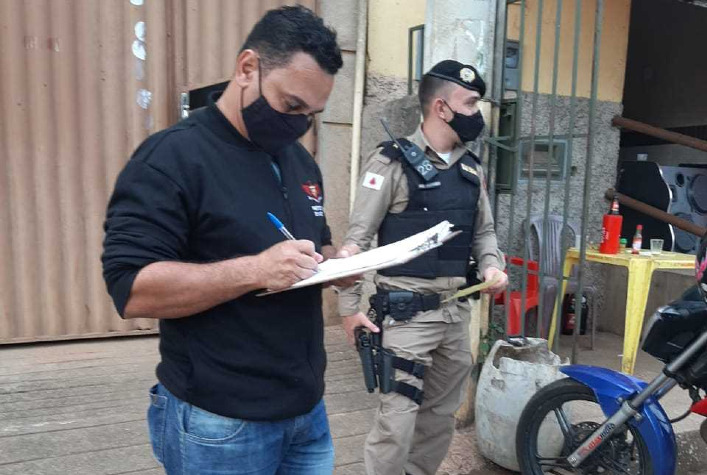 Operação durante o carnaval fecha bar que descumpria regras