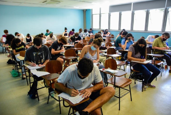 Ministro da Educação afirma que Enem tem chances de ser realizado em 2021