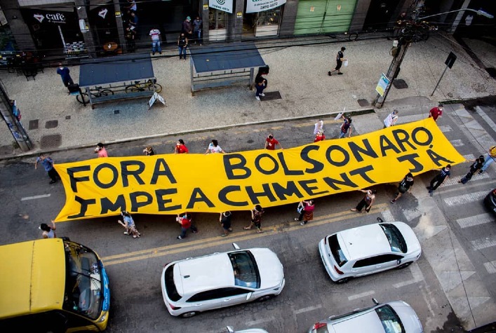 Ato contra Bolsonaro reúne manifestantes em Viçosa