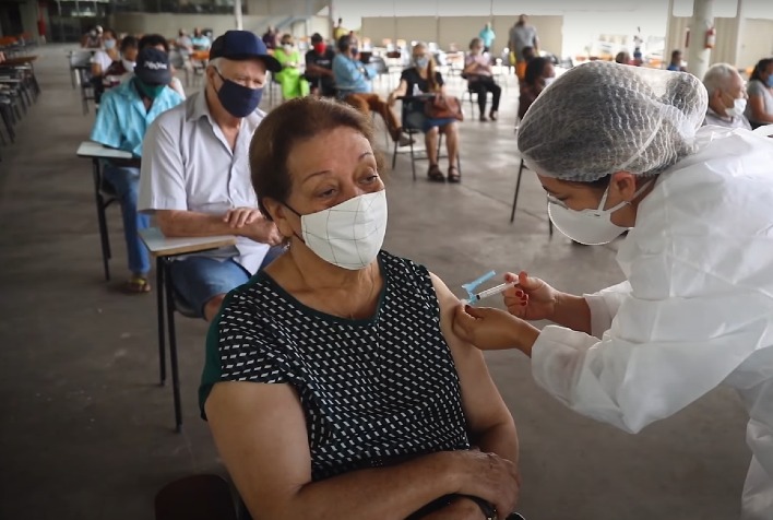 Viçosa inicia aplicação da 3ª dose em idosos de 87 anos ou mais nesta quinta (23)