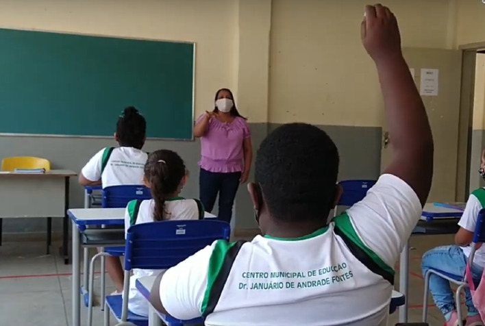 Prefeitura divulga vídeo sobre volta às aulas na rede municipal