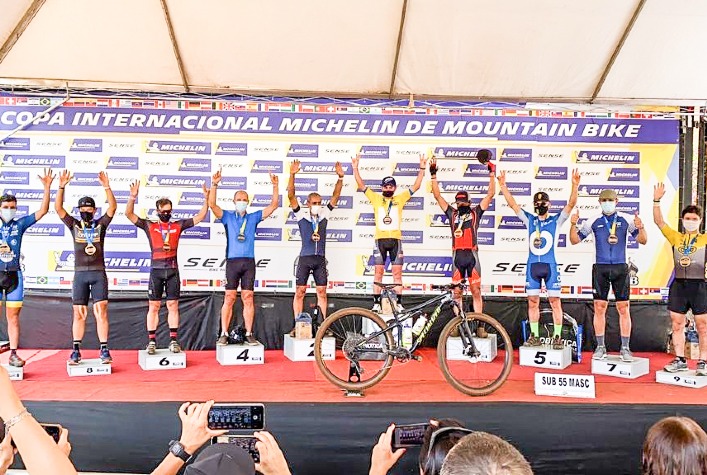 Ivanir Teixeira vence prova internacional de MTB em Araxá