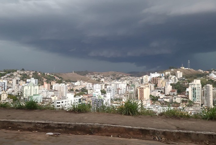 Defesa Civil alerta para chuvas de até 200 mm nas próximas 48 horas em Minas Gerais