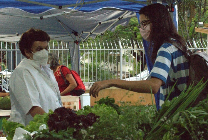 Quintal Solidário desta quarta (25) tem oficina de bordado