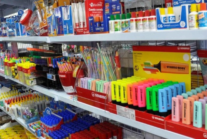 Volta às aulas: Procon de Viçosa orienta consumidores na compra do material escolar