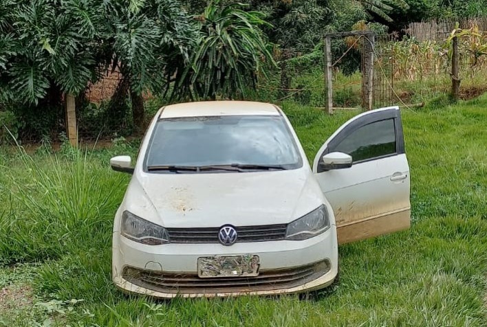 Carro roubado é recuperado em Viçosa