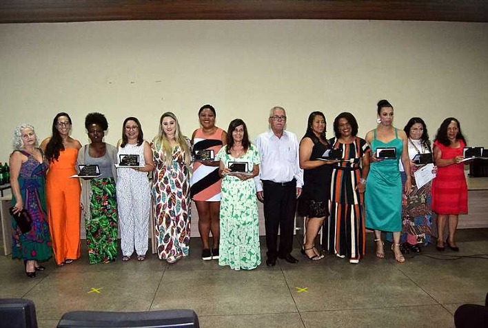 Mulheres são homenageadas pela Prefeitura