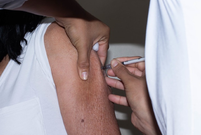 SES-MG orienta municípios a avançarem na imunização com a vacina bivalente